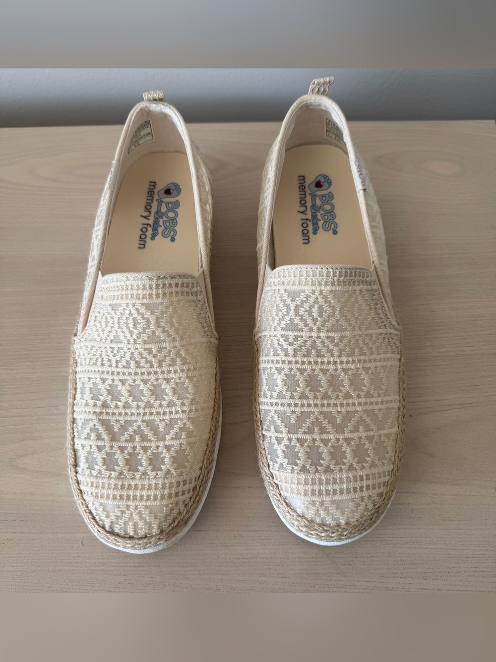 BOBS from Skechers Cream “Go Walk” Slip-On  Mesh Flexpadrille Shoes / Size 9